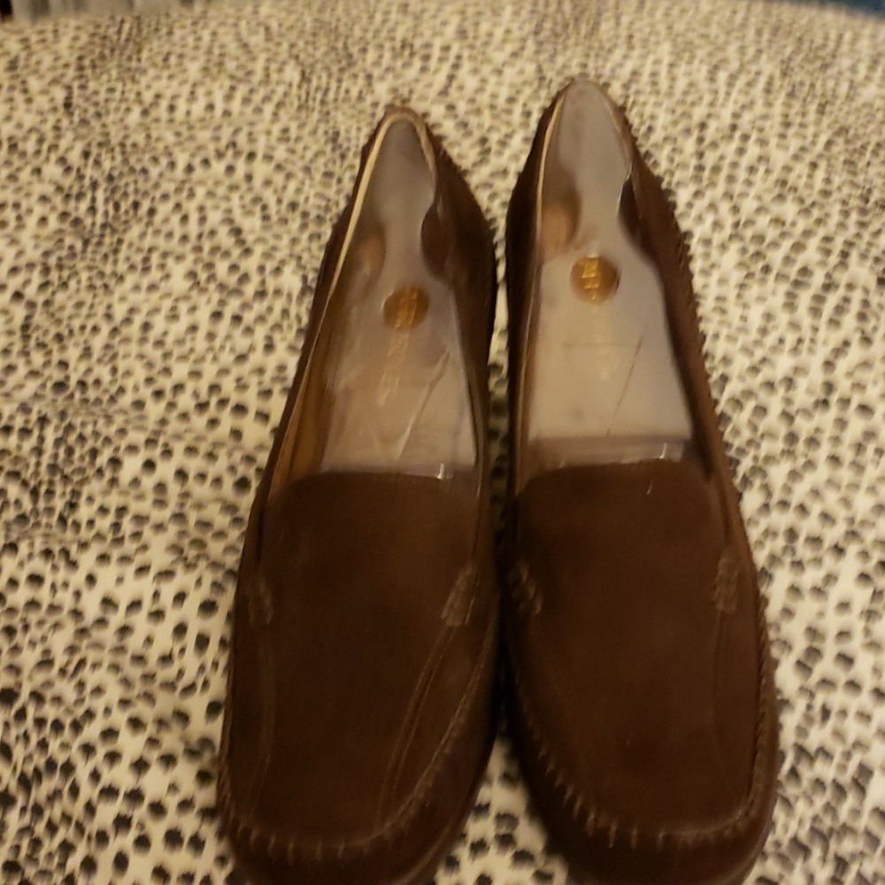 12W Aerosoles Great Suede Wedge Loafers.
